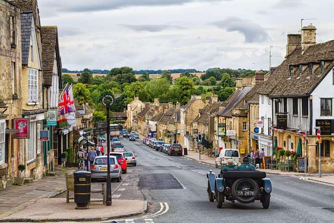 Oxford, Stratford, Cotswolds & Warwick Castle Tour from London - Guides make a major difference