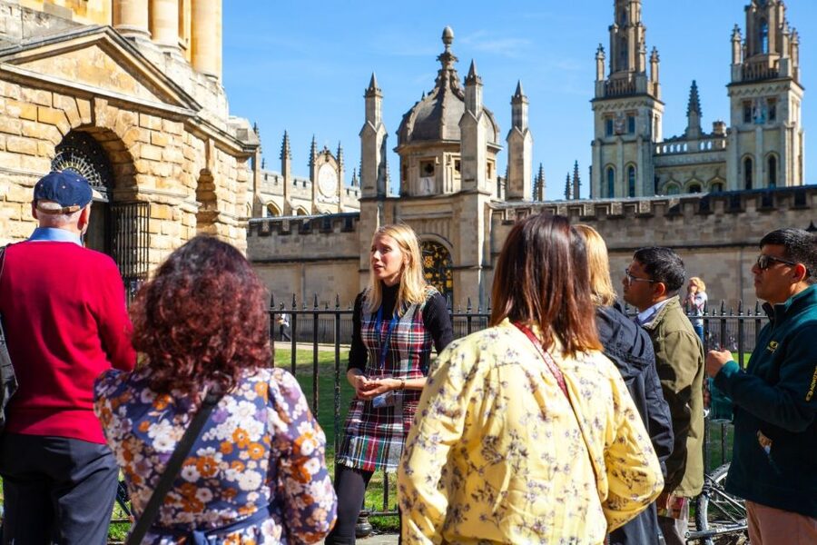 Oxford: University and City Walking Tour with Alumni Guide - Why an Oxford student guide matters