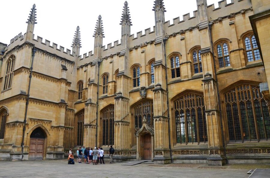 Oxford: University and City Walking Tour with Alumni Guide - How much time should you allow?