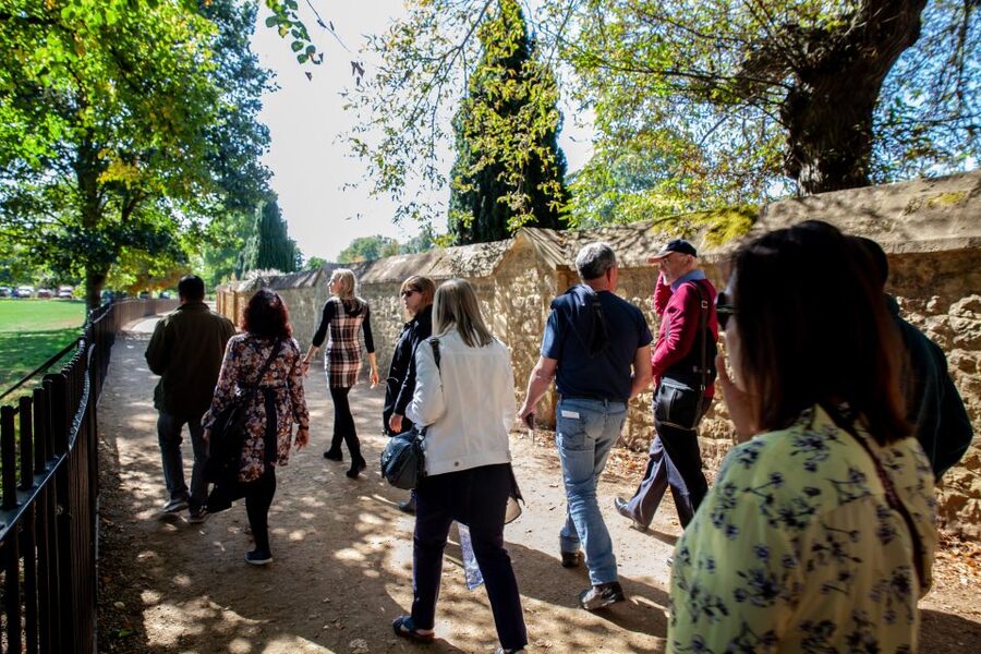 Oxford: University Walking Tour with Christ Church Visit - Entering Christ Church after the guided walk
