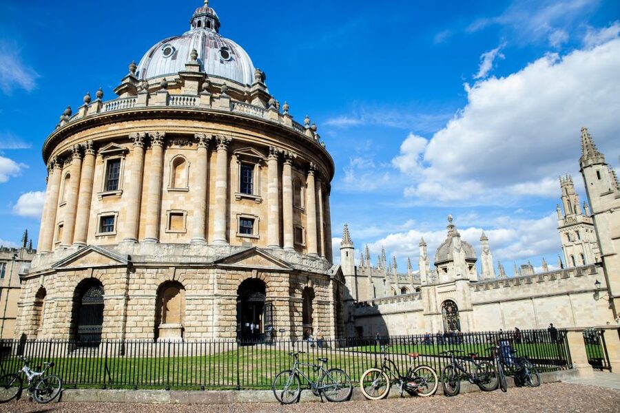 Oxford: University Walking Tour with Christ Church Visit - Why this Oxford walk feels different