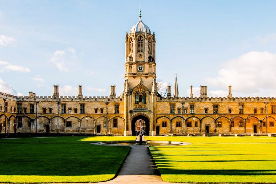 Oxford: University Walking Tour with Christ Church Visit - Einstein’s chalkboard and the Weston Library