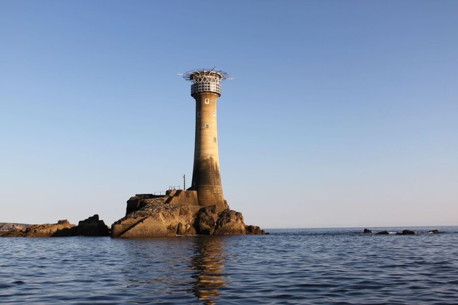 Penzance: Land's End Boat Tour with Wildlife Guides - Reaching Land’s End and the Longship Lighthouse