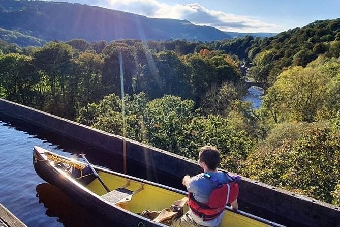 Pontcysyllte Aqueduct Canoe Tours in Llangollen - The aqueduct crossing, viewed from a canoe