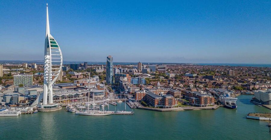 Portsmouth: Spinnaker Tower Ticket - Riding up to the three viewing levels