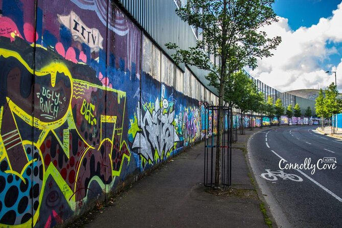 Private Black Taxi Belfast City Tour - Shankill and Falls Road: two communities, two stories