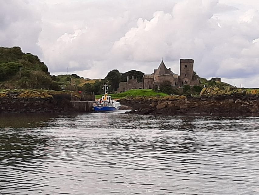 Queensferry: Sightseeing Cruise to Inchcolm Island - Sailing under the Forth Rail Bridge