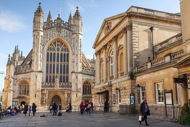 Roman Baths and Bath City Walking Tour - Guide style and group size