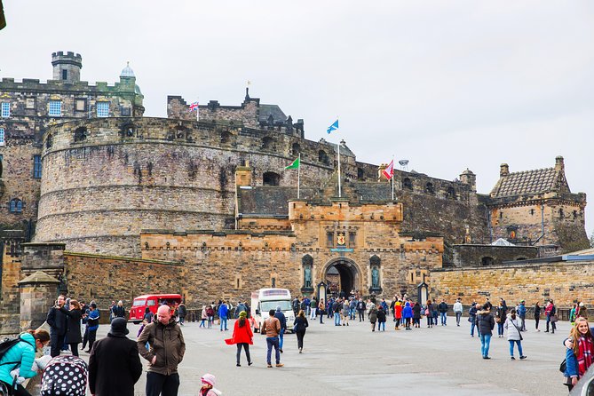 Royal Edinburgh Ticket - Hop-On Hop-Off and Attraction Admissions - Stop 5: Lawnmarket and Edinburgh Castle