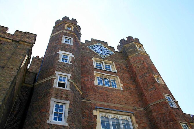 Royal Historic Pubs Walking Guided Tour in London - The pubs are the main event