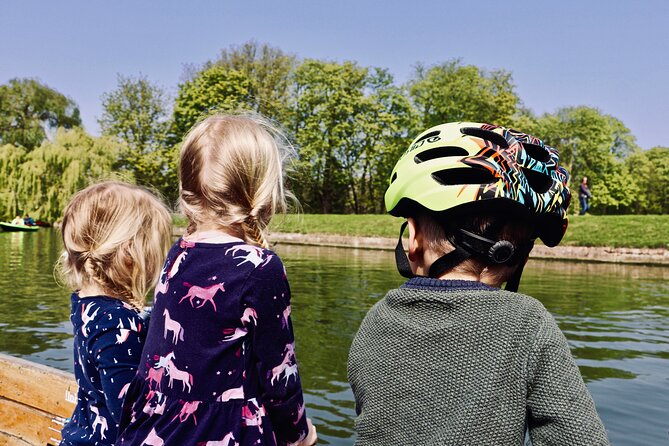 Shared Punt Tour - Cambridge - Clare Bridge and the gardens along the banks