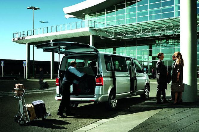 Shared Shuttle London Arrival Transfer - Airport to Hotel / Accommodation - A calmer way to leave Heathrow, Gatwick, or Stansted