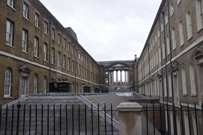 Sherlock Holmes Walking Tour in London - Reaching Somerset House and the Strand