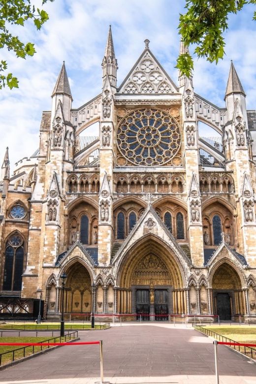 Skip-the-Line London Westminster Abbey Guided Tour in German - Big Ben and Parliament: famous views, limited access