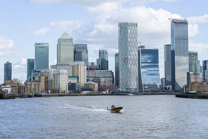 Speedboat Cruise Tour: Embankment OR Westminster Pier -70 minutes - Why this Thames ride feels different from a normal cruise