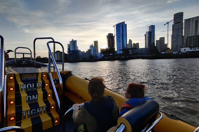 Speedboat Cruise Tour: Embankment OR Westminster Pier -70 minutes - The high-speed run toward Greenwich