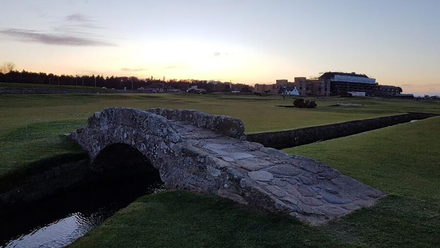 St Andrews: Golf Origins and Old Course History Tour - Road Hole memories and the Old Course’s famous details