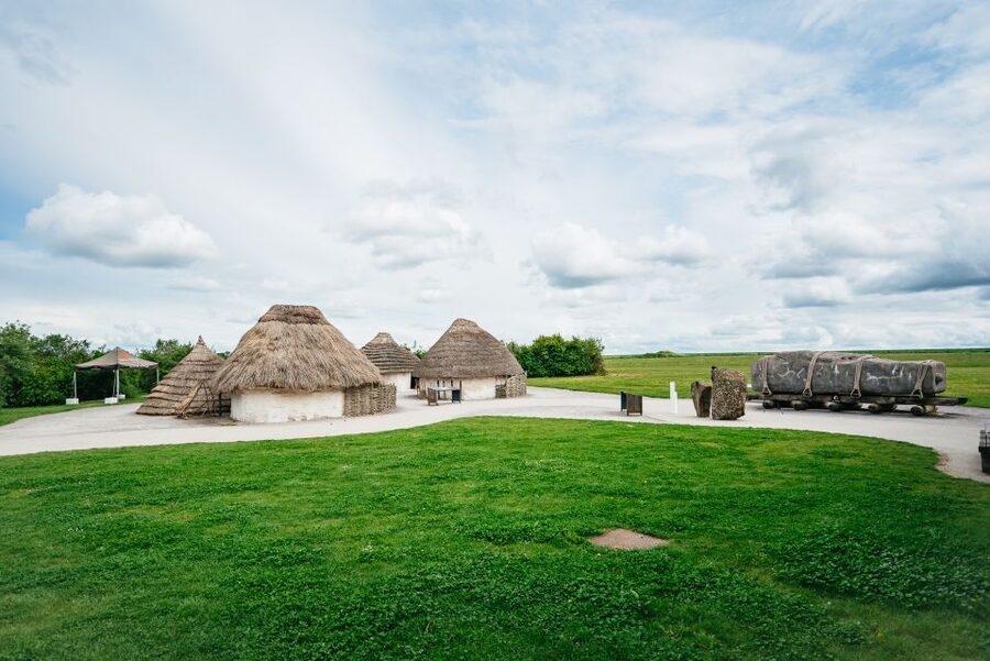 Stonehenge Admission Ticket - Using the free audio guide app