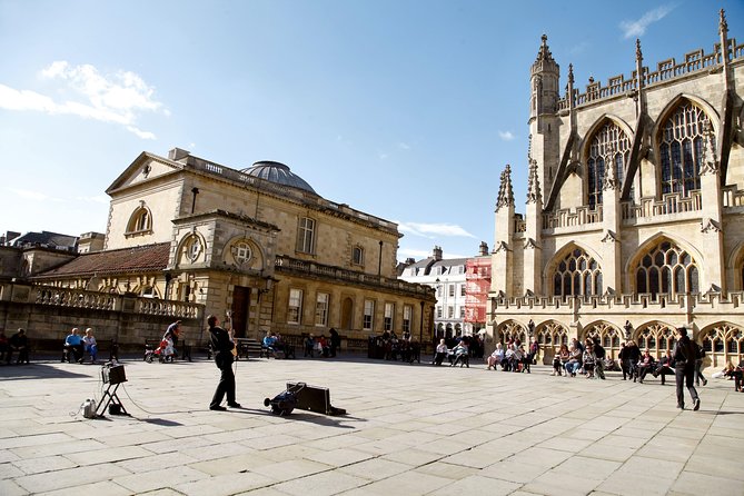 Stonehenge and Bath Tour from London - Coach comfort, group size, and the return to London