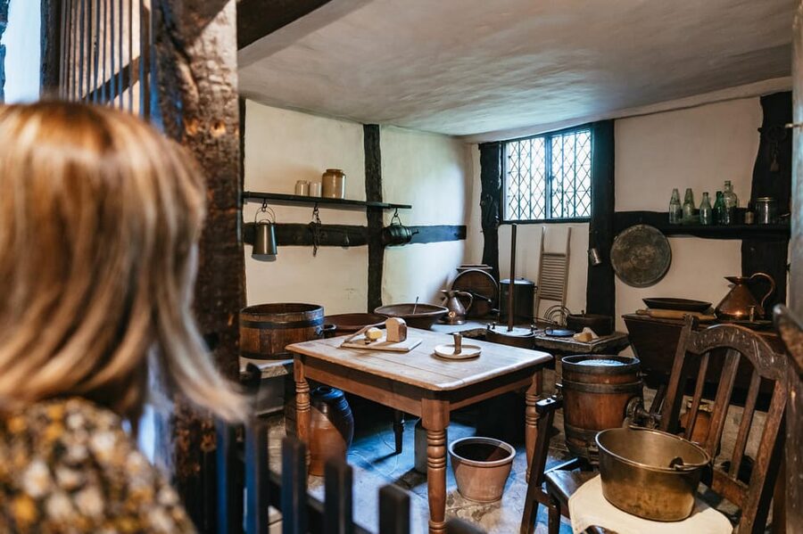 Stratford-upon-Avon: Anne Hathaway's Cottage Entry ticket - How the staff shape the visit