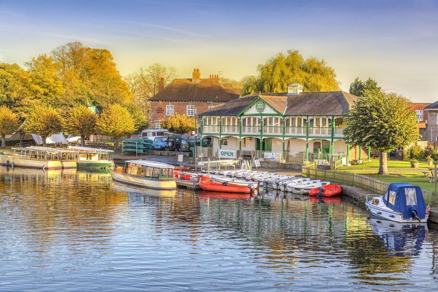 Stratford-Upon-Avon: The Famous Walk Talk Show - Starting at the Royal Shakespeare Theatre