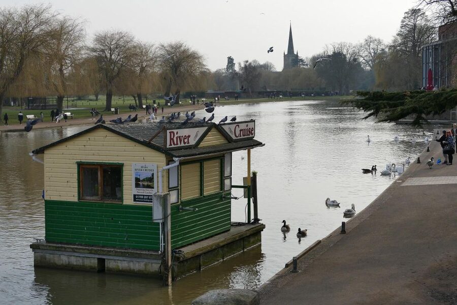 Stratford-Upon-Avon: The Famous Walk Talk Show - Shakespeare’s Schoolroom and KES as it is now