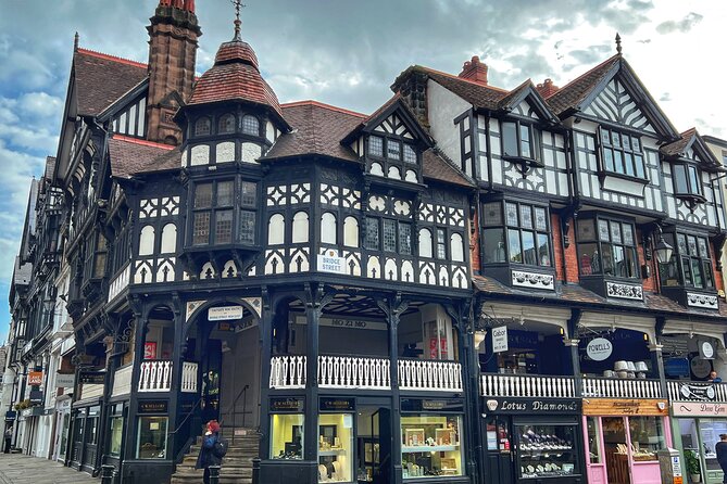 The Heart of Chester Walking Tour - Guided Walk - Eastgate and the famous clock