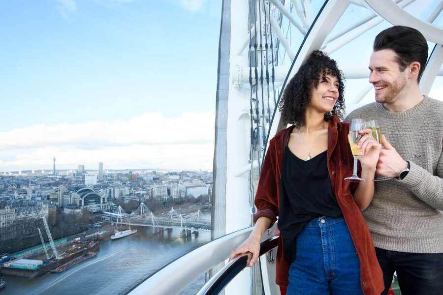 The London Eye Champagne Experience - Starting at County Hall and finding the VIP Desk