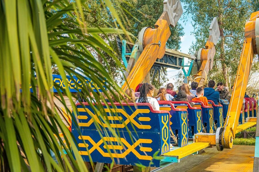 THORPE PARK Resort: Entrance Ticket - Cold-weather comfort and food choices