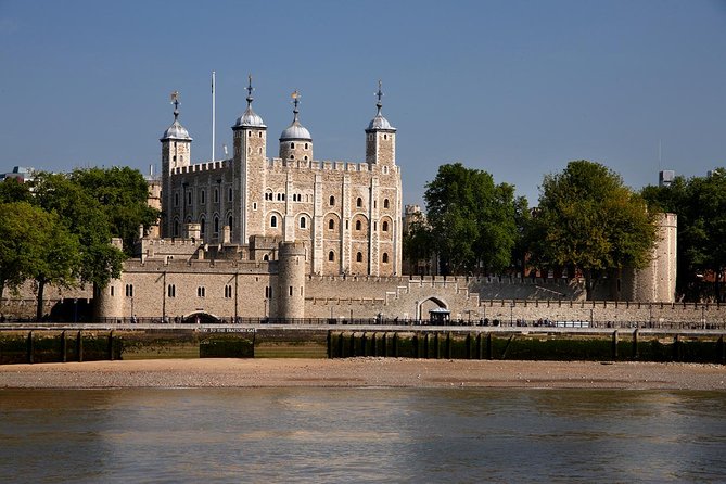 Tower of London and Crown Jewels Exhibition Ticket - Ravens, walls, and the Medieval Palace