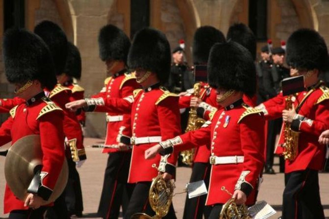 Tower of London: Crown Jewels & Beefeater Opening Ceremony - Key points at a glance