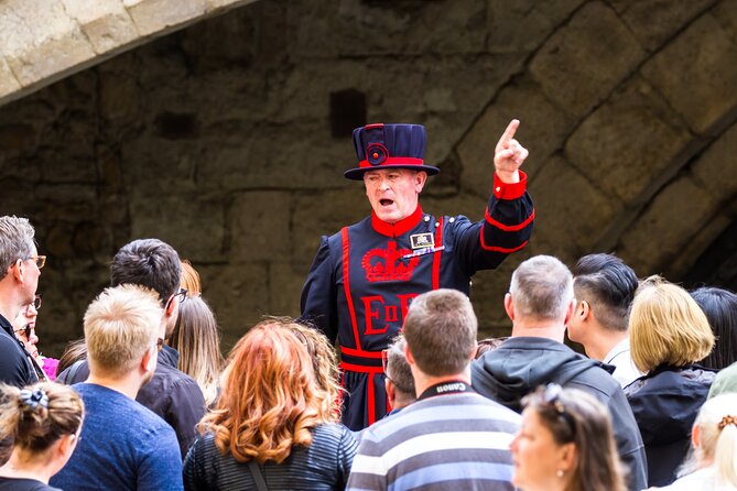 Tower of London: Crown Jewels & Beefeater Opening Ceremony - The Beefeater opening ceremony