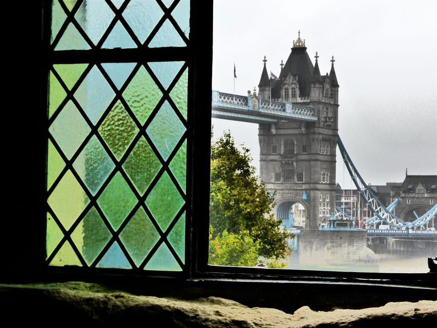 Ultimate Tower of London, Beefeater Welcome & Crown Jewels - Inner Ward, battlements, and the Raven House