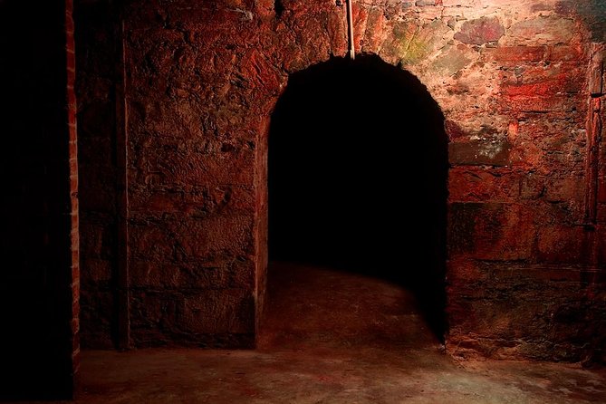 Underground Vaults Walking Tour in Edinburgh Old Town - The witchcraft circle and haunted chamber