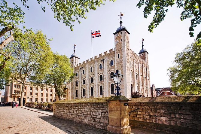 VIP Early Access: Opening Ceremony Tower of London & Bridge Entry - Crossing to Tower Bridge for the second landmark