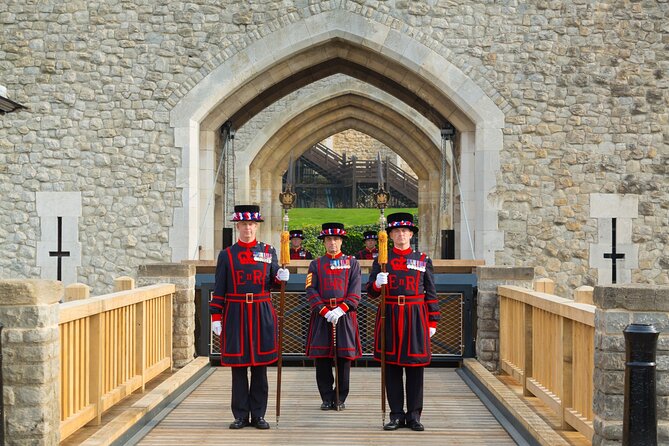 VIP Tower of London and Crown Jewels Tour with Private Beefeater Meet & Greet - Tower Green and the stories behind the walls
