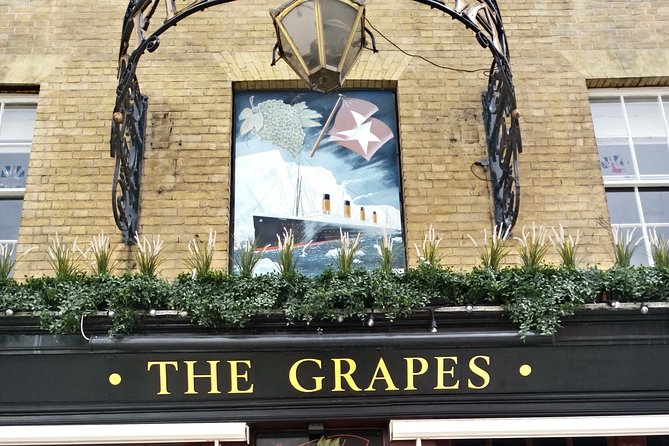 Walk the Secrets of the Titanic - The Grapes on Oxford Street and Titanic’s final stories
