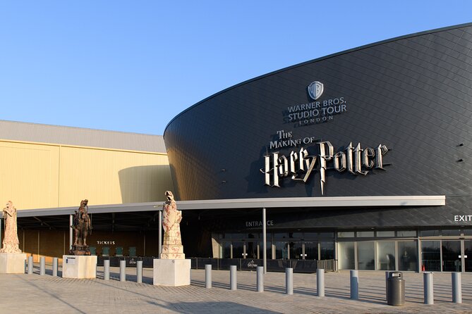 Warner Bros. Studio Harry Potter Tour with Superior Transport from London - Butterbeer, lunch, and the studio shop