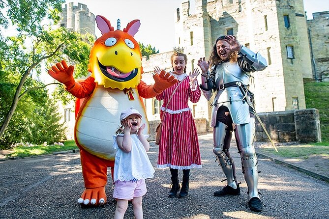 Warwick Castle Admission Ticket - The falconry show is the day’s strongest event