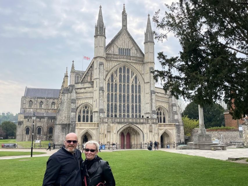 Winchester: Historic Castles and Cathedrals Walking Tour - Starting at Westgate and the Great Hall