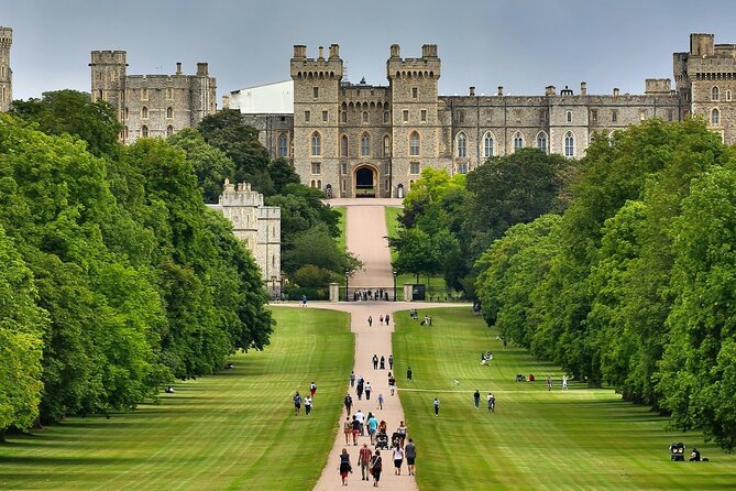 Windsor Castle Half Day Trip from London by Luxury Coach - What this Windsor trip really offers