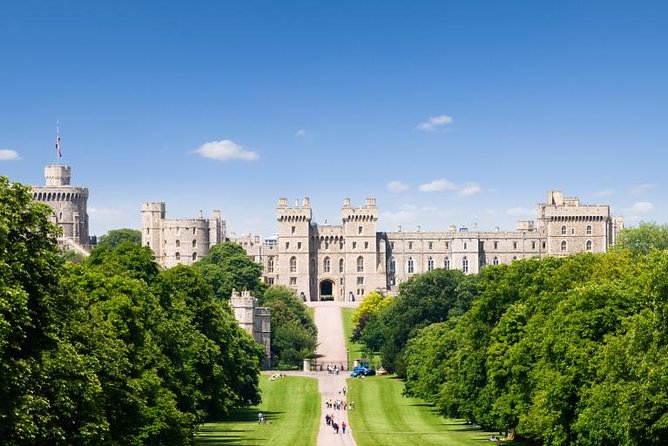 Windsor Castle Tour from London with Transportation & Audio Guide - Meeting in central London and riding west