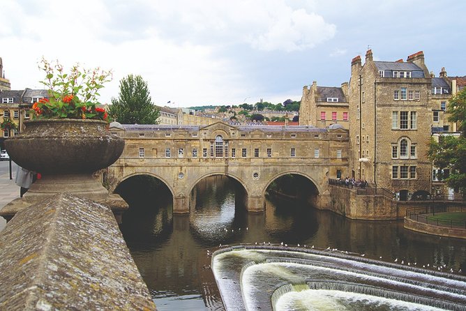 Windsor, Stonehenge and Bath Day Trip from London Spanish - The guide can shape the whole day