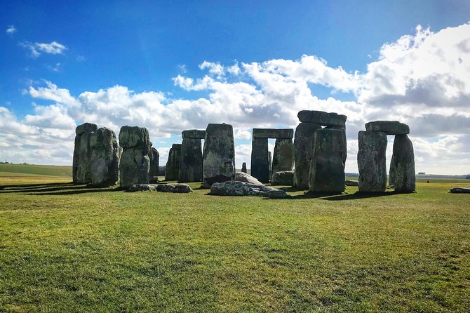 Windsor, Stonehenge and Bath Trip from London - The coach, timing, and physical demands