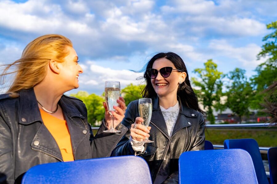 York: 60-Minute 'Happy Hour' Cruise For All Ages - Choosing between the heated saloon and upper deck