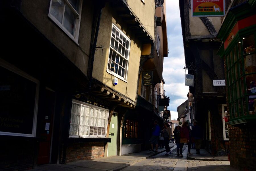 York: City Highlights Small Group Walking Tour - Why this 90-minute walk works well in York