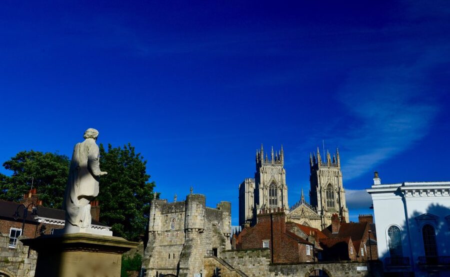 York: City Highlights Small Group Walking Tour - Starting behind York Explore Library