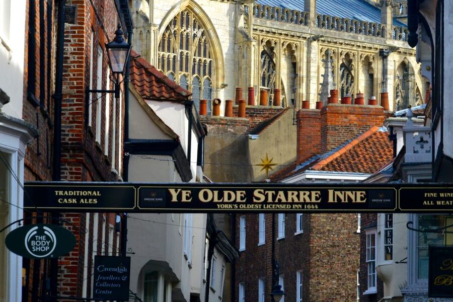 York: City Highlights Small Group Walking Tour - Following the Viking shape of the old center