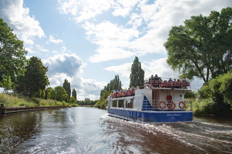 York: Daytime Sightseeing Boat Cruise with Live Commentary - Boarding at King’s Staith