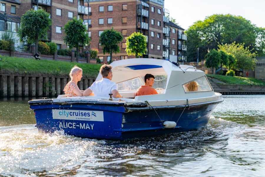 York: Self-Steer Boat Rental - Key points to know before you book
